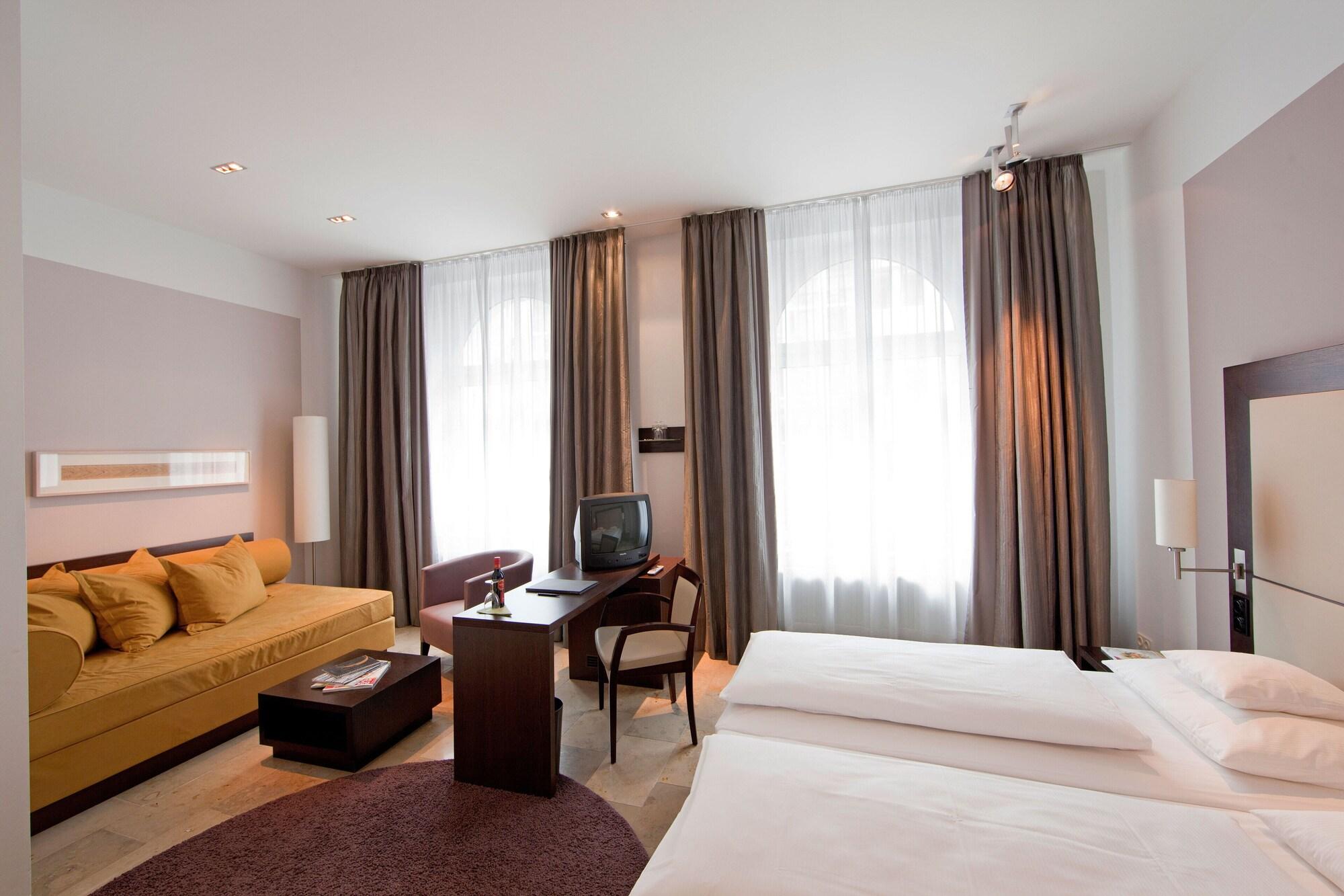 Hotel Burns Art 4*