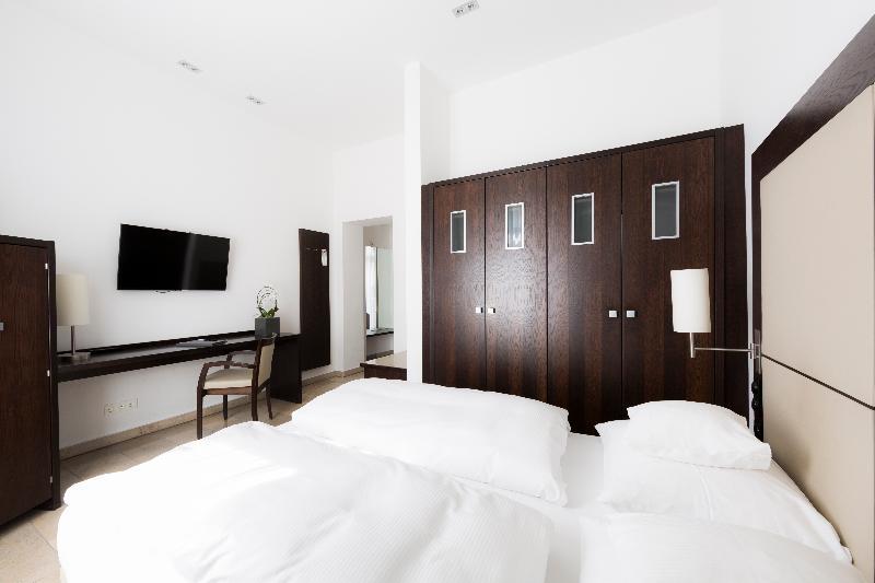 Hotel Burns Art 4*